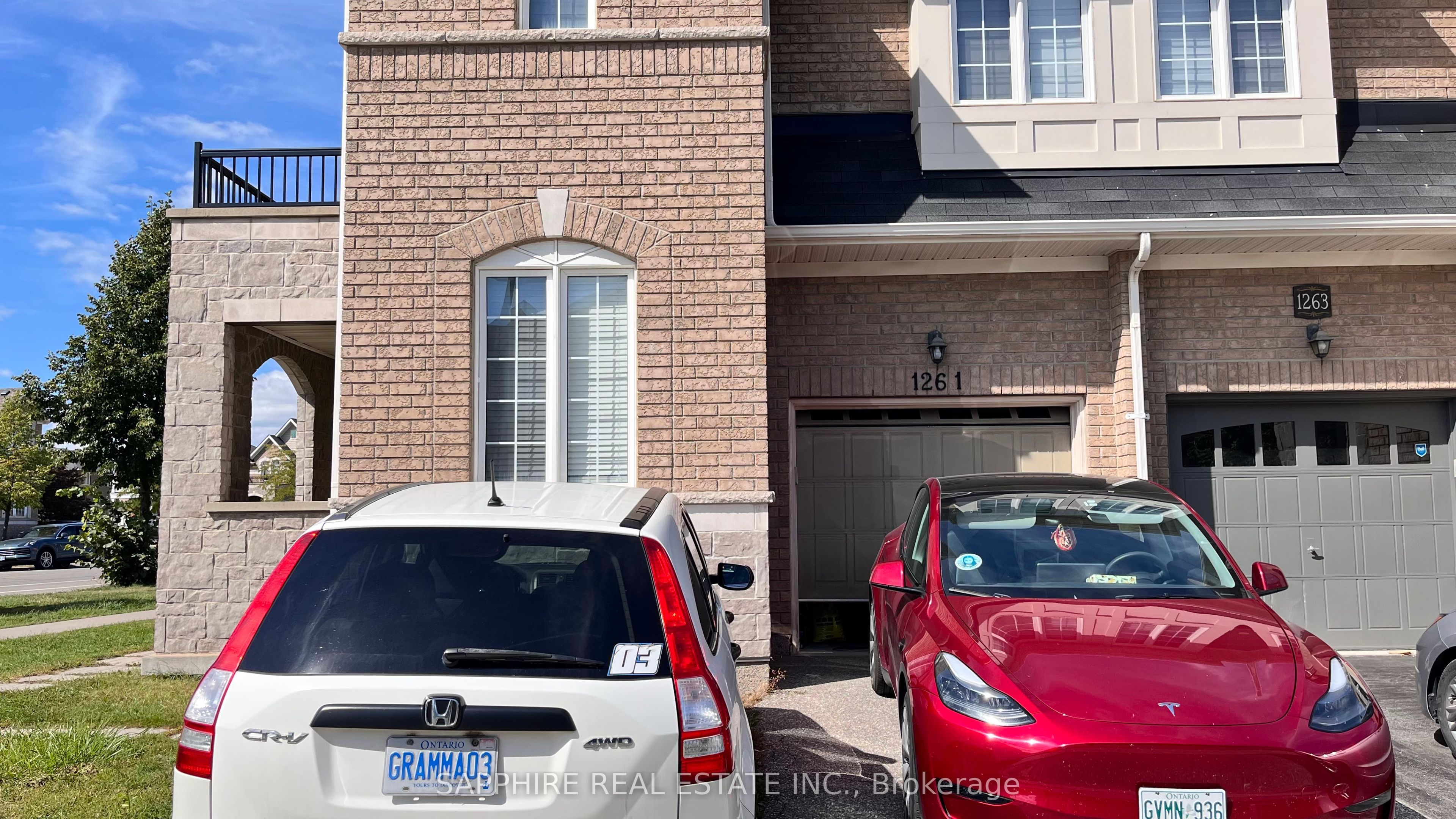 1261 Sim Place Upper
