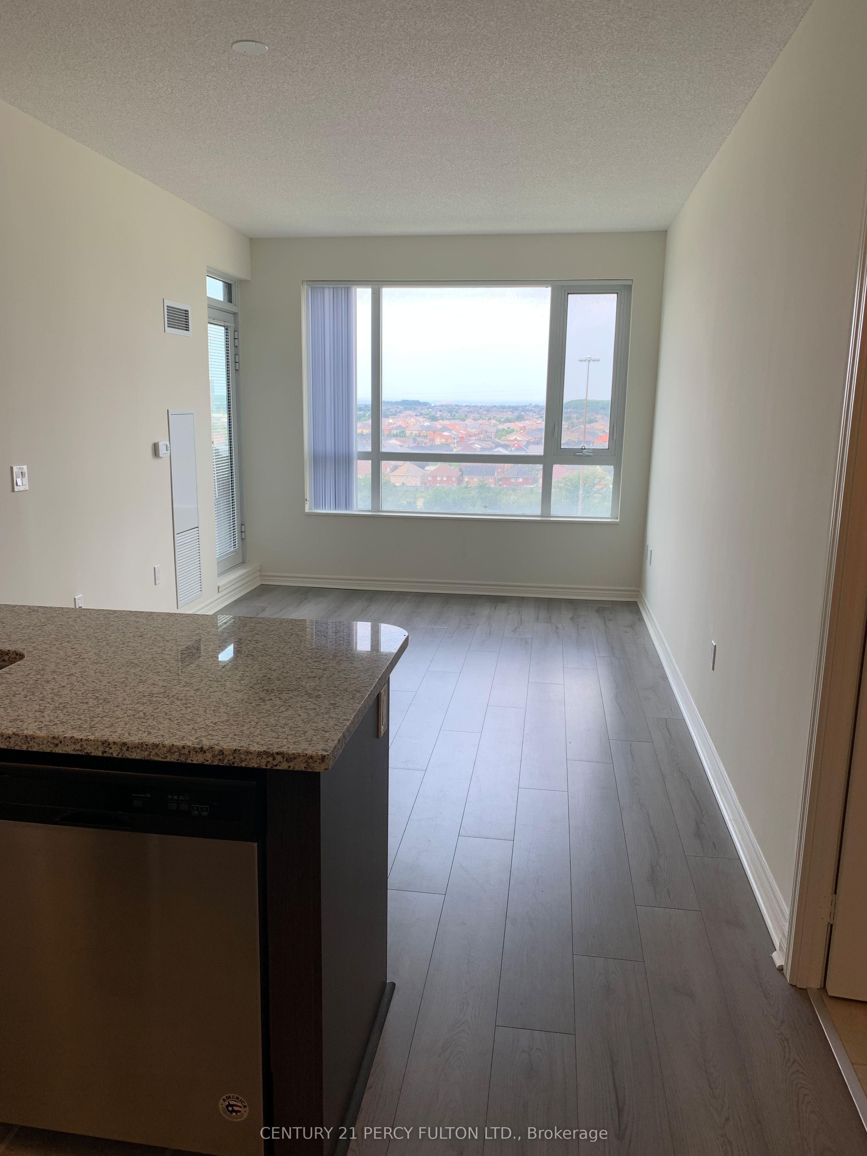 349 Rathburn Road W 1501