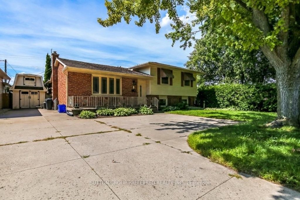Photo of 1 Pickwick Place, London East, ON N5V 2P6 (MLS # X13724542)