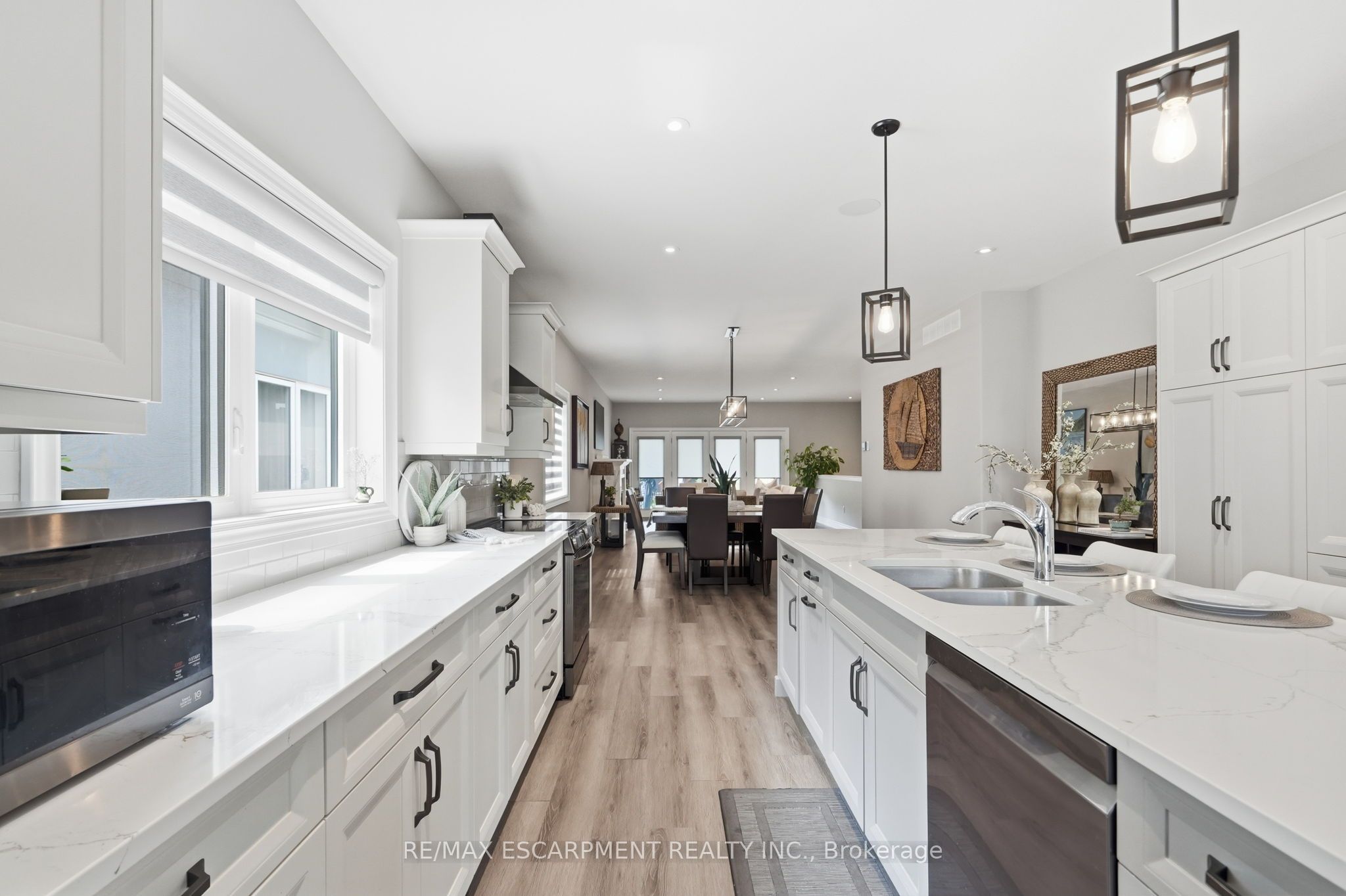 25 Sunrise Court
