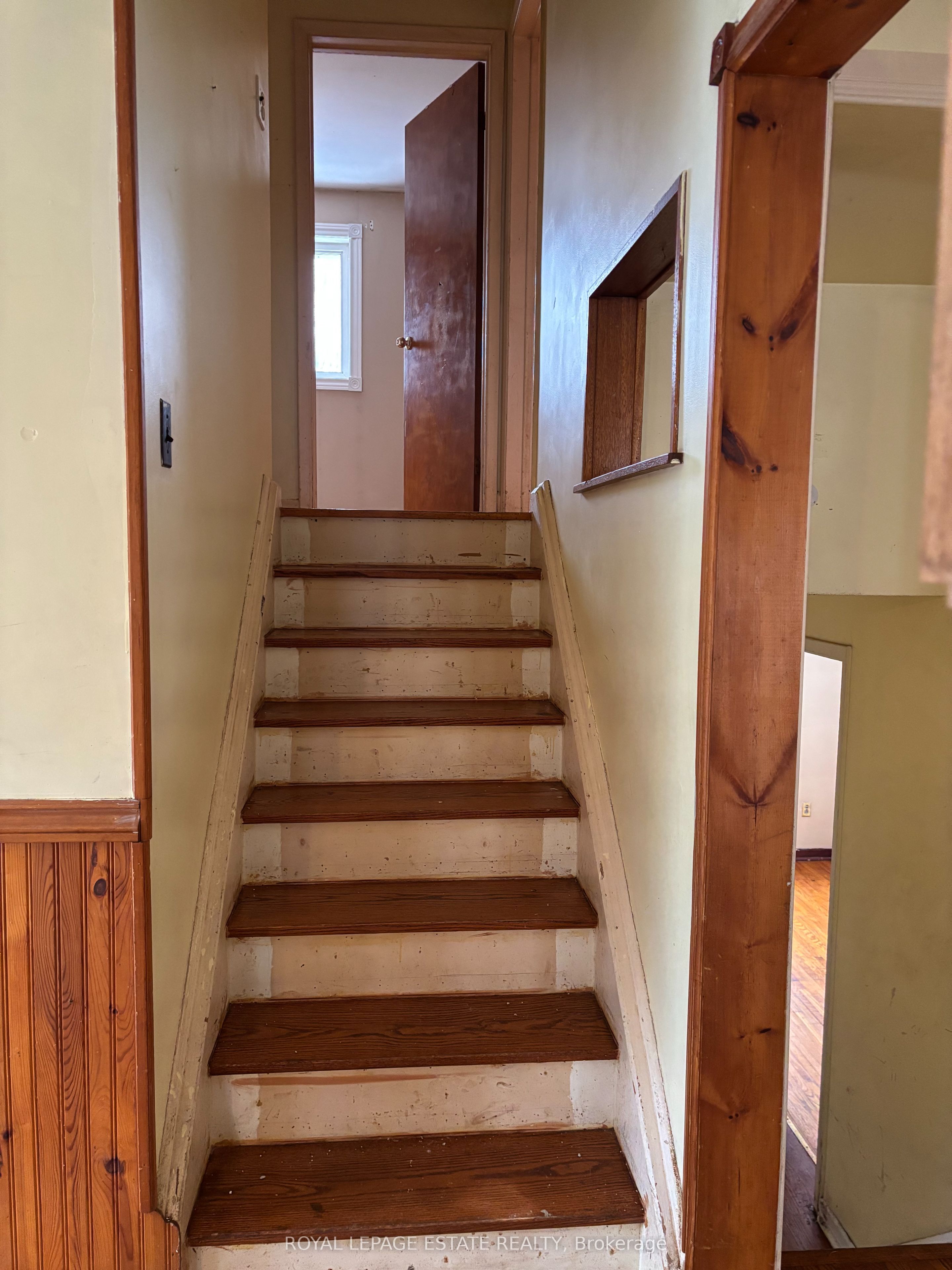 6 King Richard Court