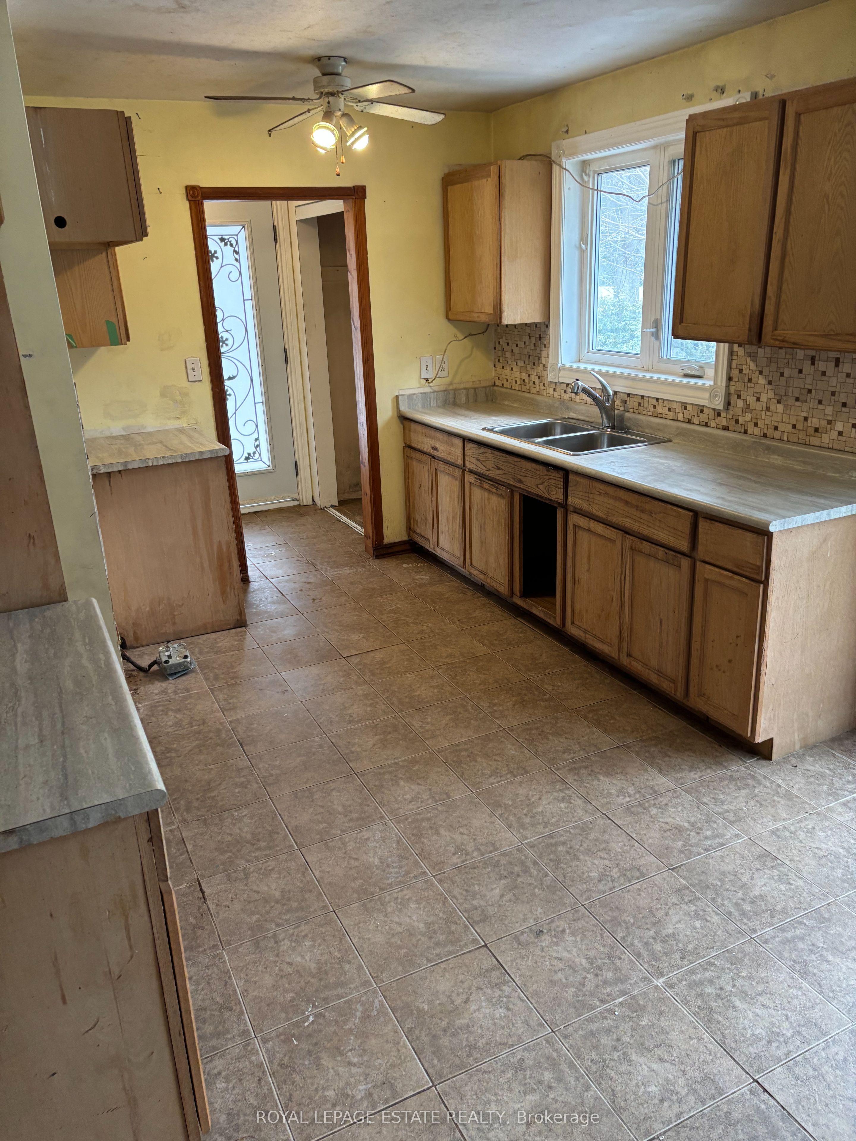 6 King Richard Court