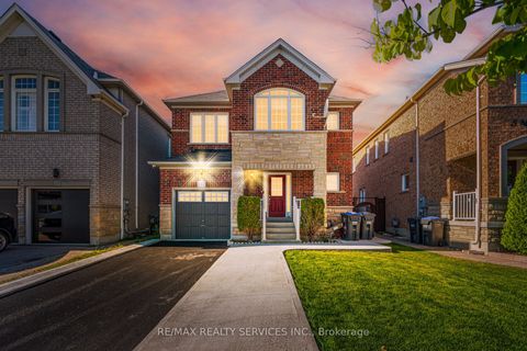3 Napoleon Crescent Brampton ON L6P 3K6