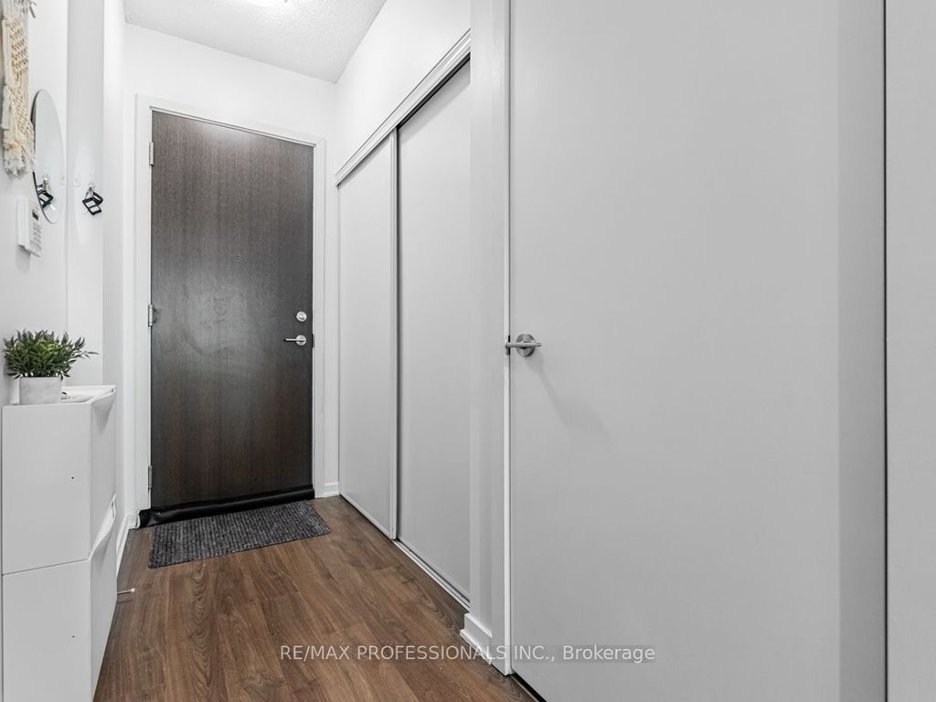 Photo of 105 The Queensway N/A #2113, Toronto, ON M6S 5B5 (MLS # W12801418)