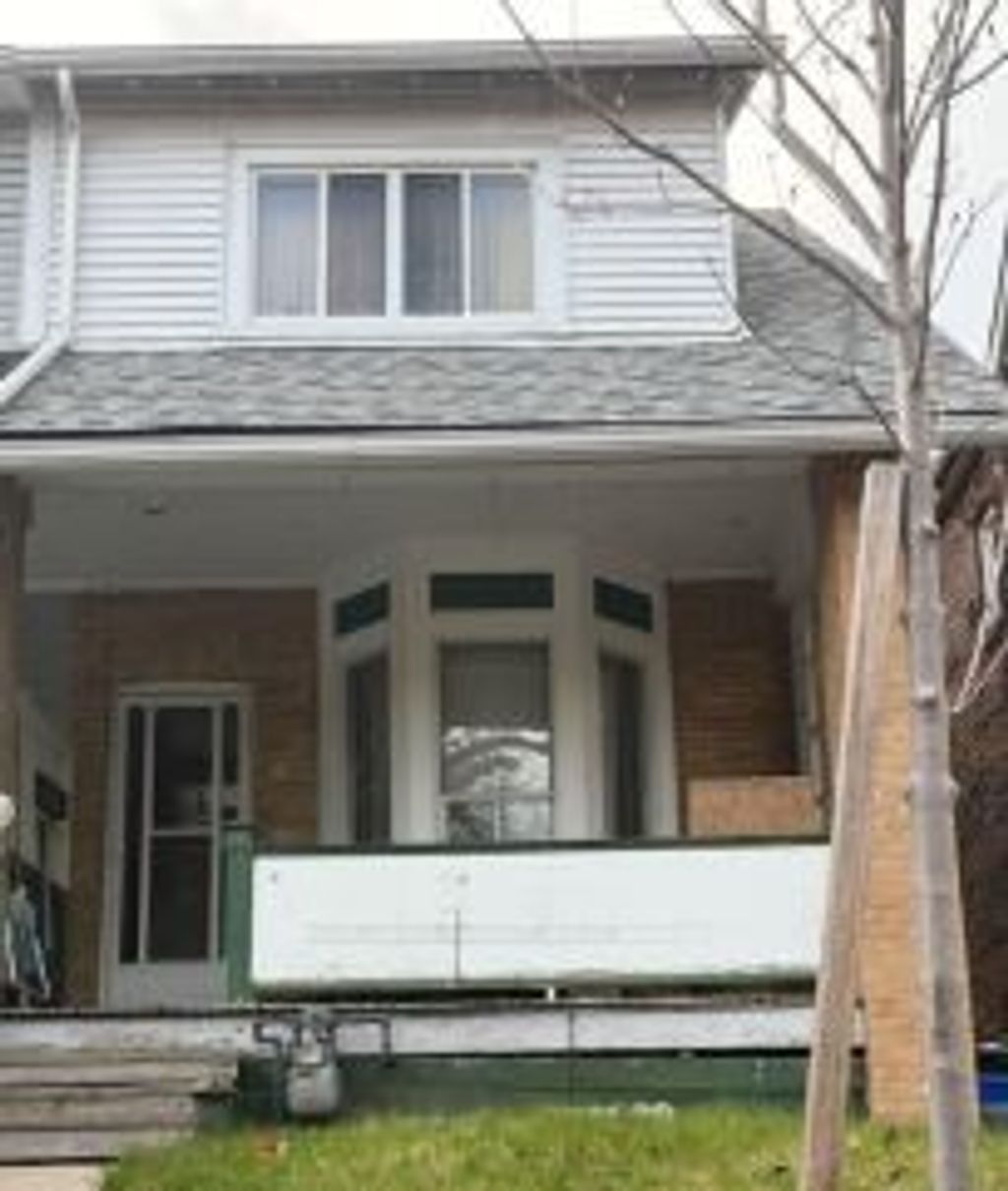 Photo of 34 Kingsmount Pk Road, Toronto, ON M4L 3L1 (MLS # E12132341)