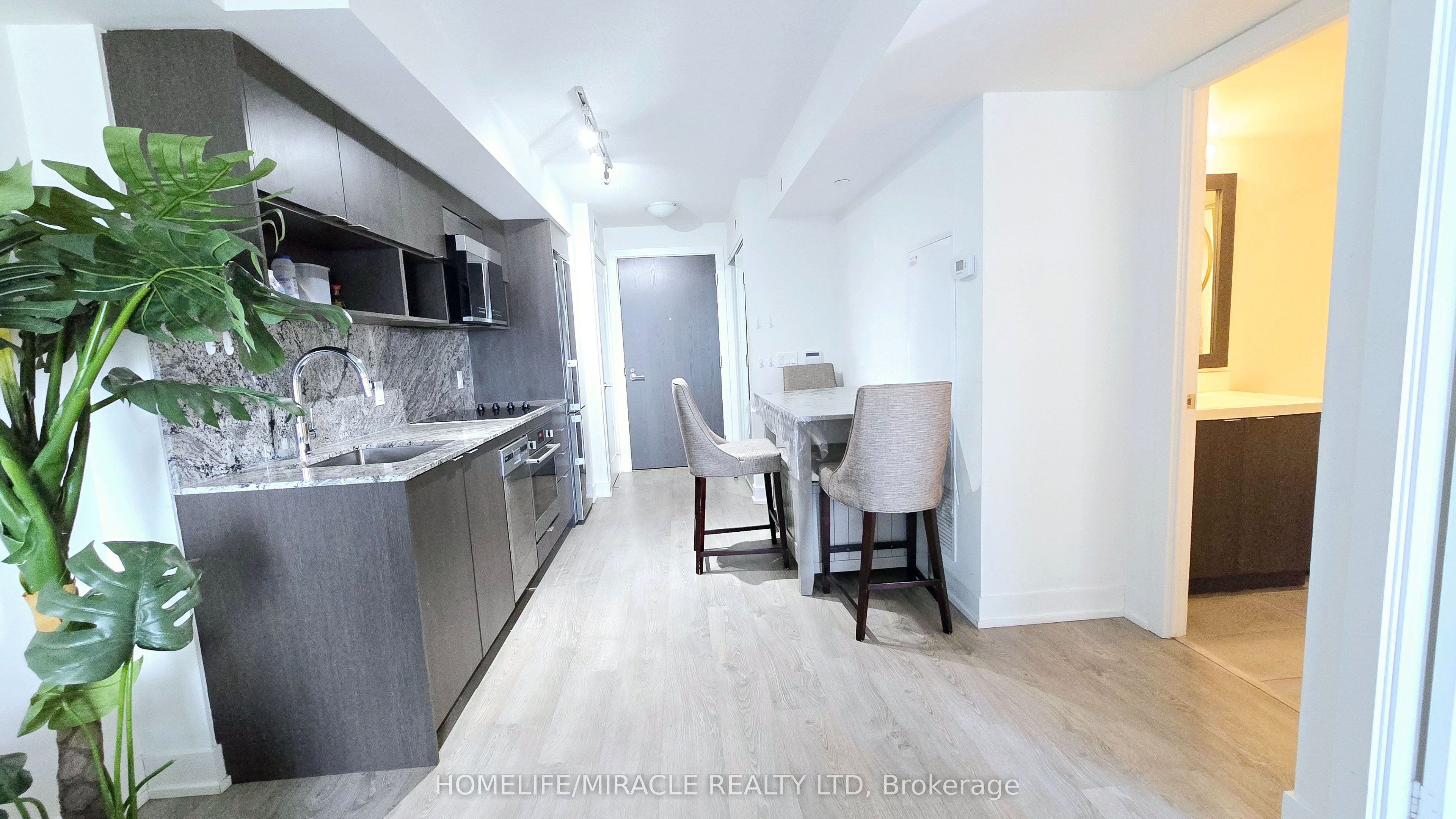 9 Mabelle Avenue 1720