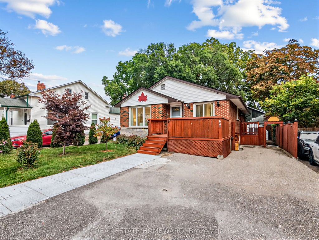 Photo of 621 Byron Street S, Whitby, ON L1N 4R6 (MLS # E13852856)