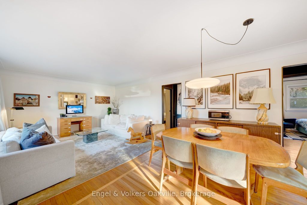 Photo of 115 Welbourn Drive, Hamilton, ON L9A 3N5 (MLS # X12717910)