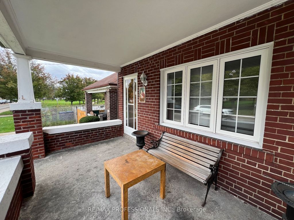 Photo of 33 Chandos Avenue, Toronto, ON M6H 2E6 (MLS # W12755156)