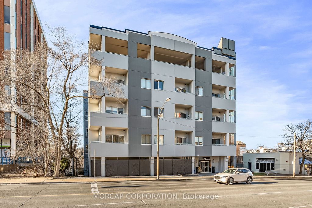 Photo of 600 Eglinton Avenue E #109, Toronto, ON M4P 1P3 (MLS # C12468451)