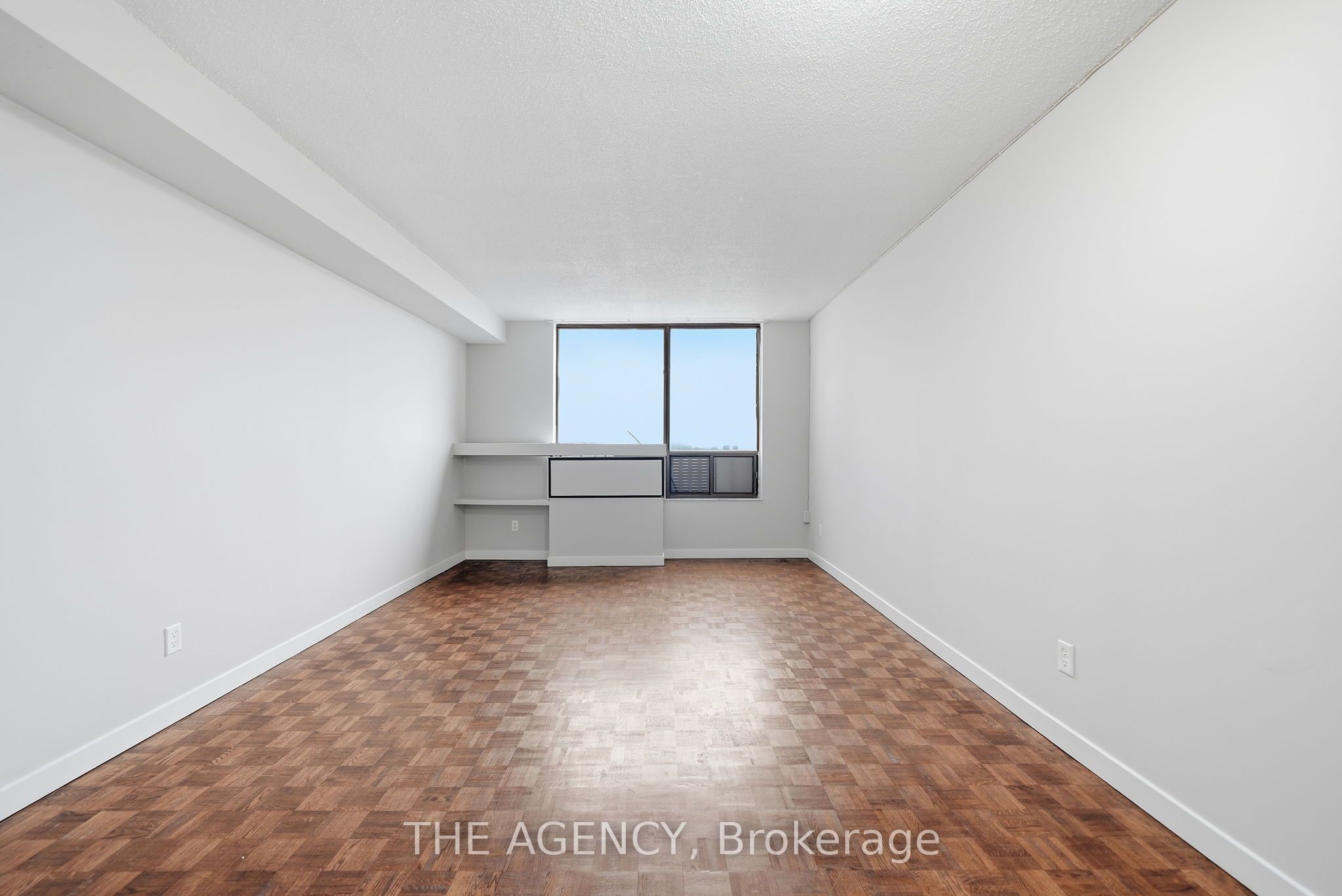 2350 Dundas Street W 2004A