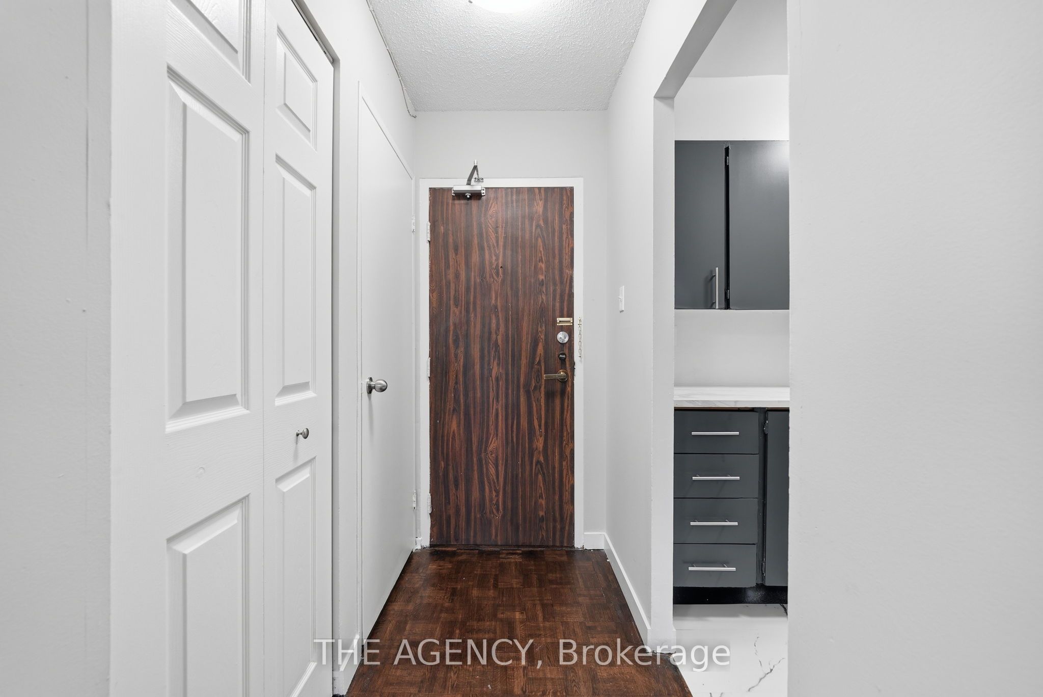 2350 Dundas Street W 2004A