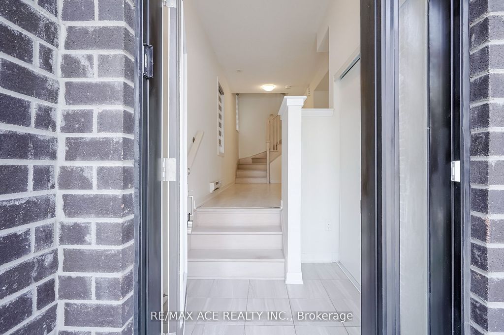 Photo of 1865 Pickering Parkway #1501, Pickering, ON L1V 0H2 (MLS # E12586340)