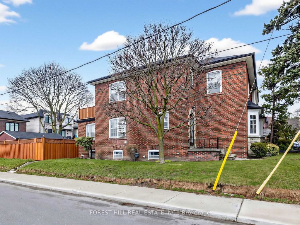 Photo of 28 Castle Knock Road, Toronto, ON M5N 2J4 (MLS # C13116144)
