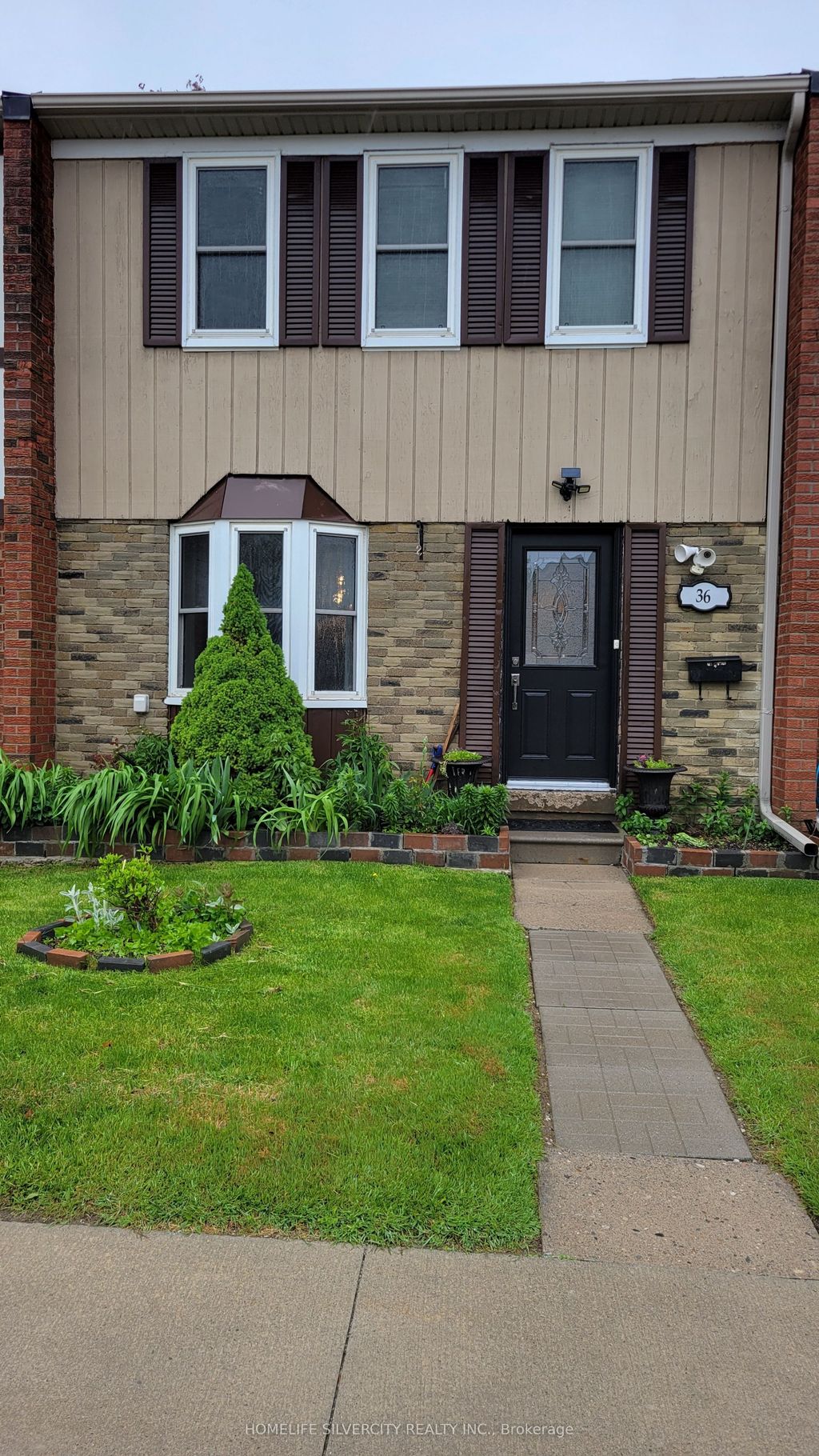 Photo of 900 Central Park Drive #36, Brampton, ON L6S 3J6 (MLS # W13167450)