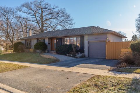 2132 Denise Road Mississauga ON L4X 1J1