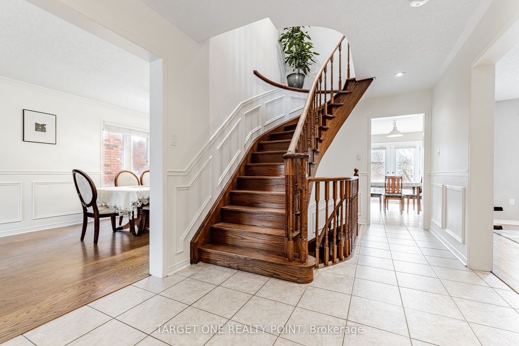 Photo of 36 Prince Drive, Bradford West Gwillimbury, ON L3Z 3B7 (MLS # N12879024)