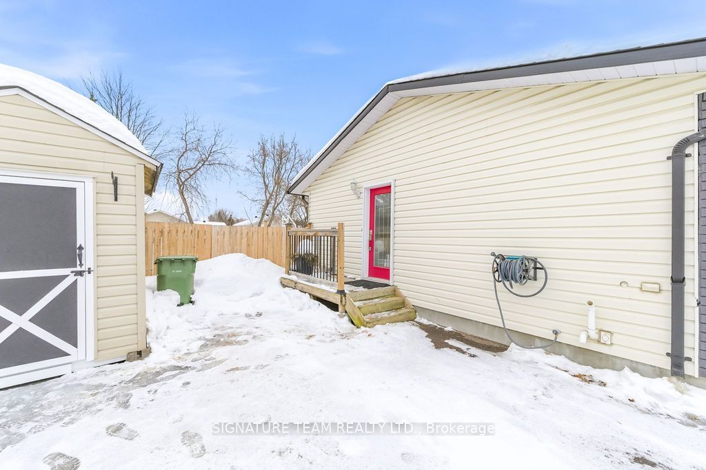 Photo of 12 Russell Street, Petawawa, ON K8H 1T9 (MLS # X12802248)