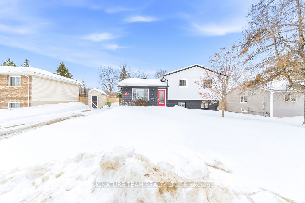 Photo of 12 Russell Street, Petawawa, ON K8H 1T9 (MLS # X12802248)