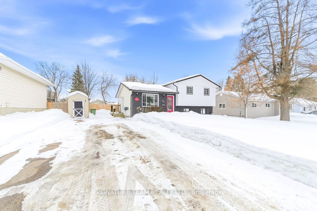 Photo of 12 Russell Street, Petawawa, ON K8H 1T9 (MLS # X12802248)