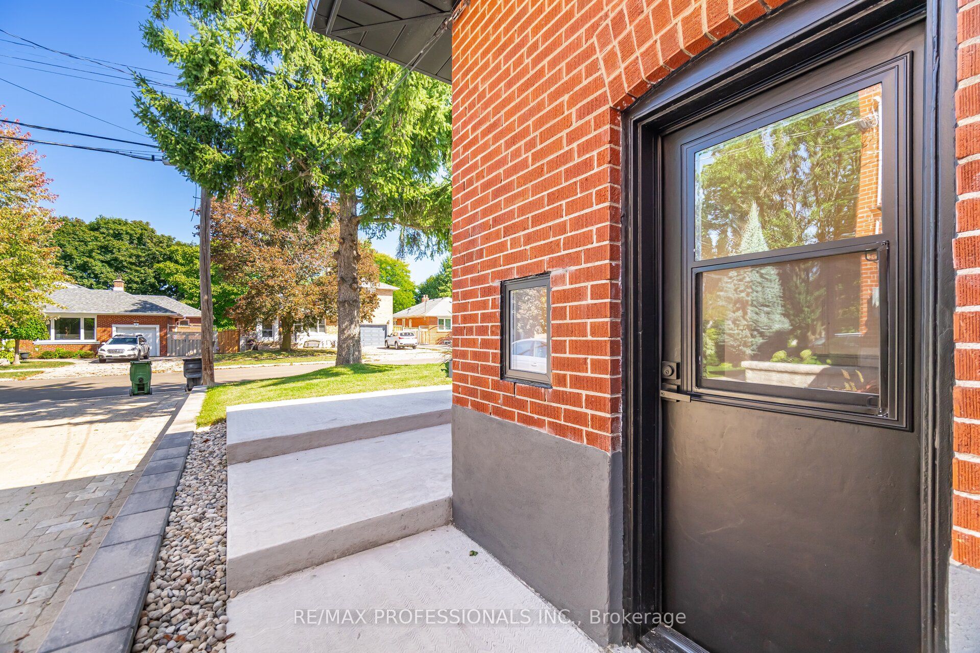 4 Lloyd Manor Road BSMT