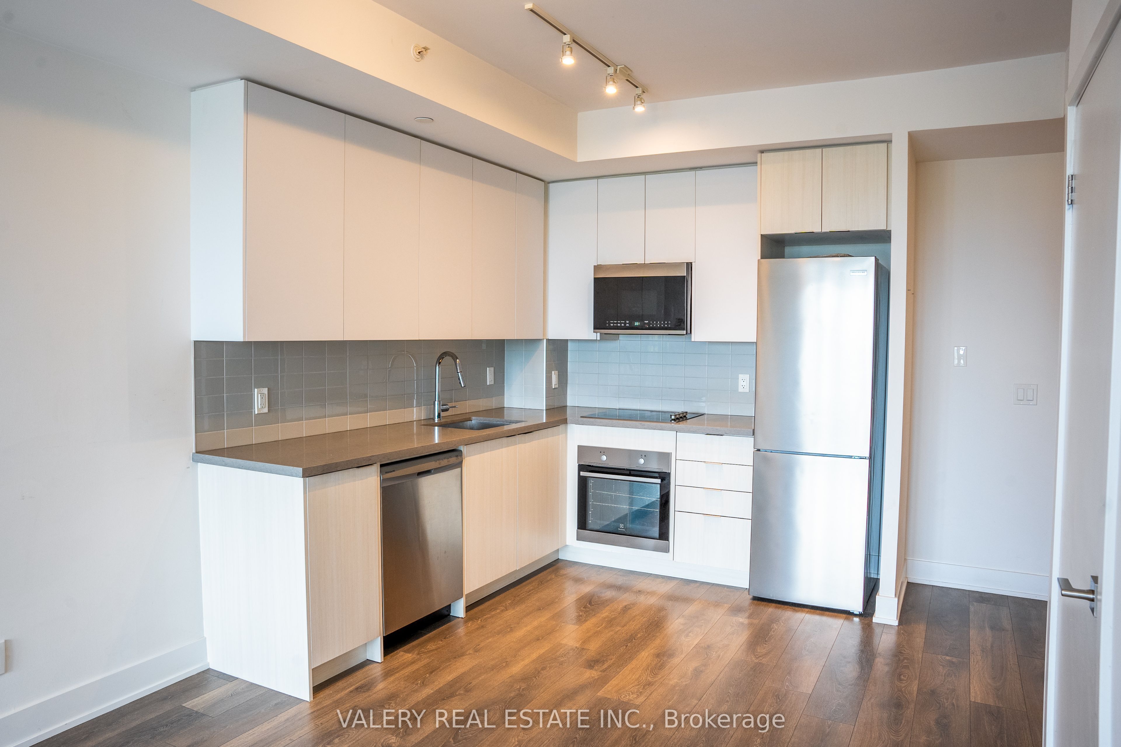 297 Oak Walk Drive 504