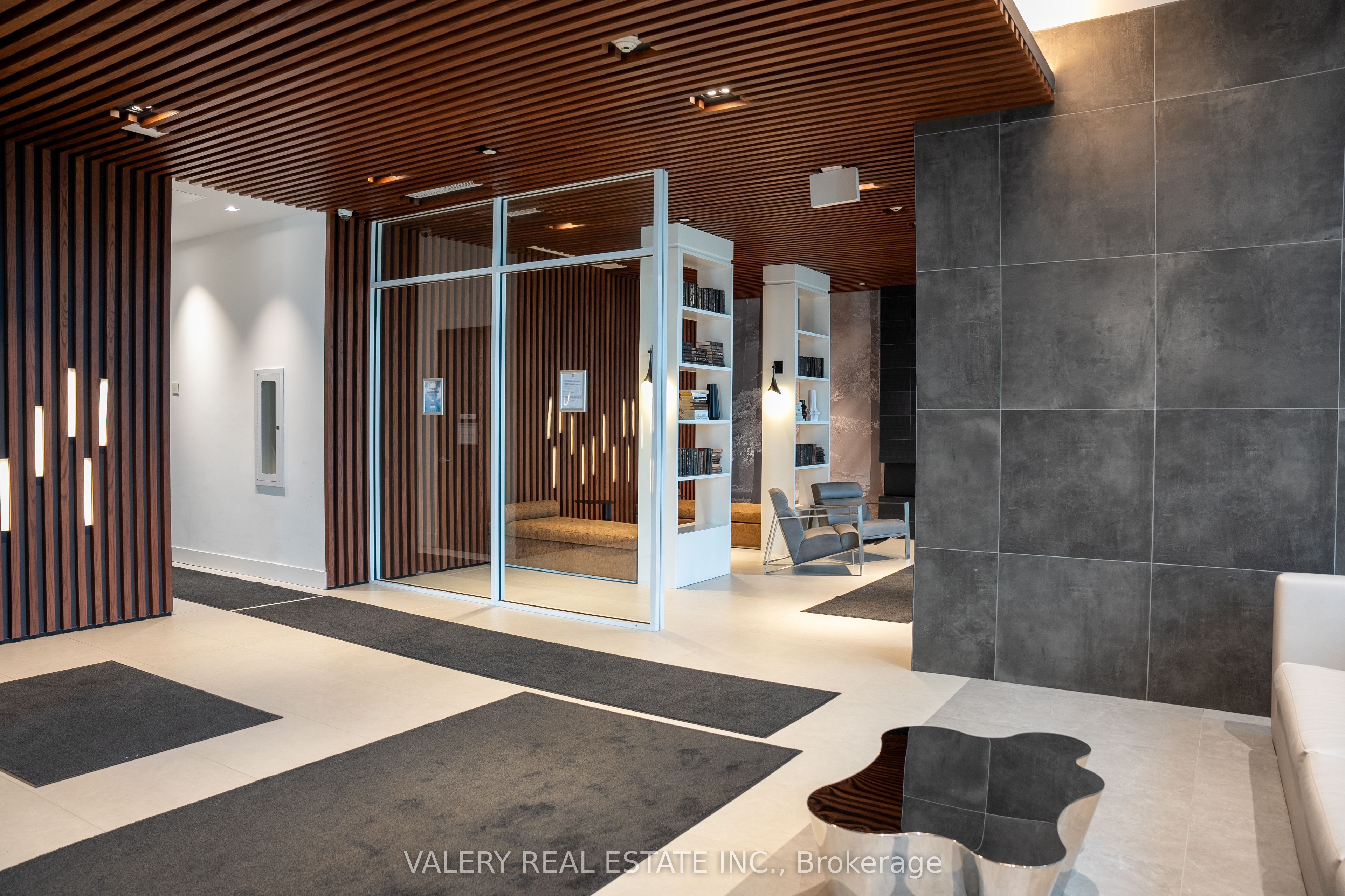 297 Oak Walk Drive 504