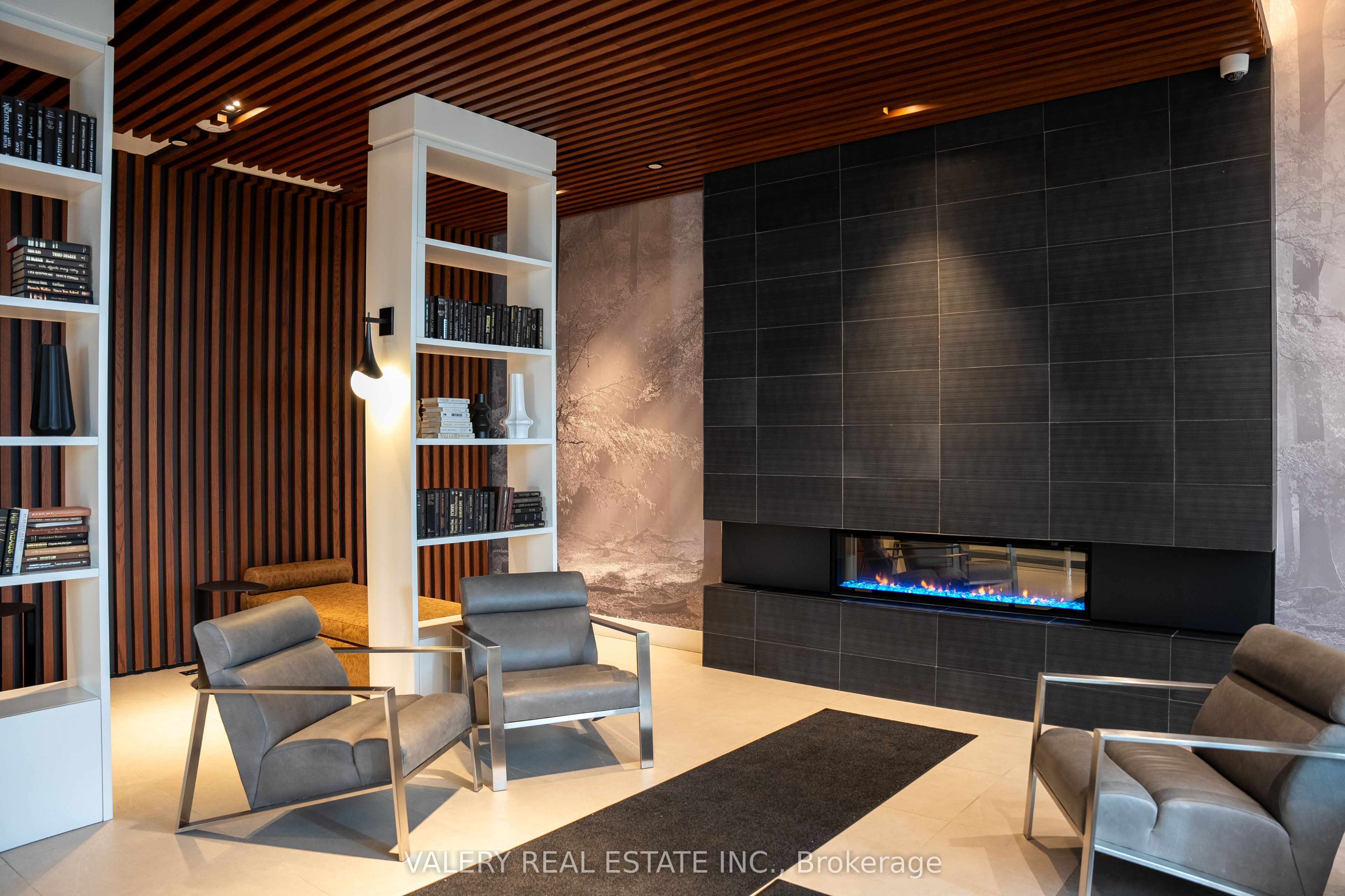 297 Oak Walk Drive 504