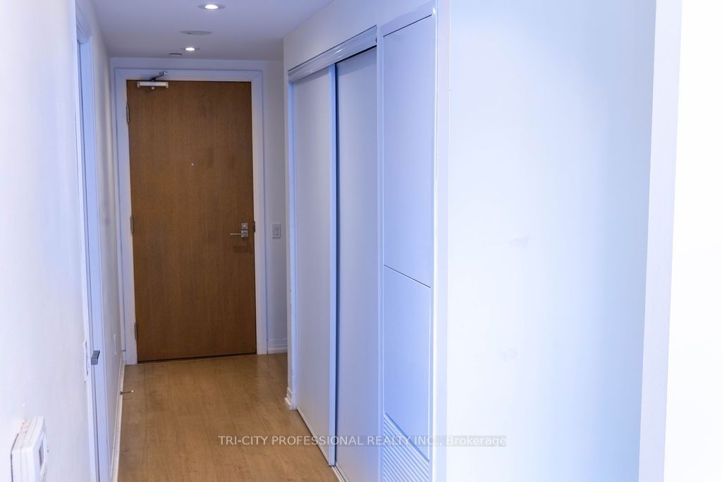 Photo of 251 Jarvis Street #3605, Toronto, ON M5B 0C3 (MLS # C13424172)