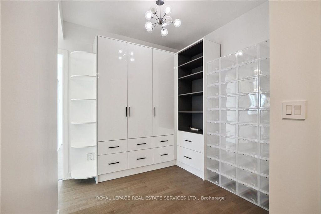 Photo of 501 St Clair Avenue W #905, Toronto, ON M5P 0A2 (MLS # C12456179)