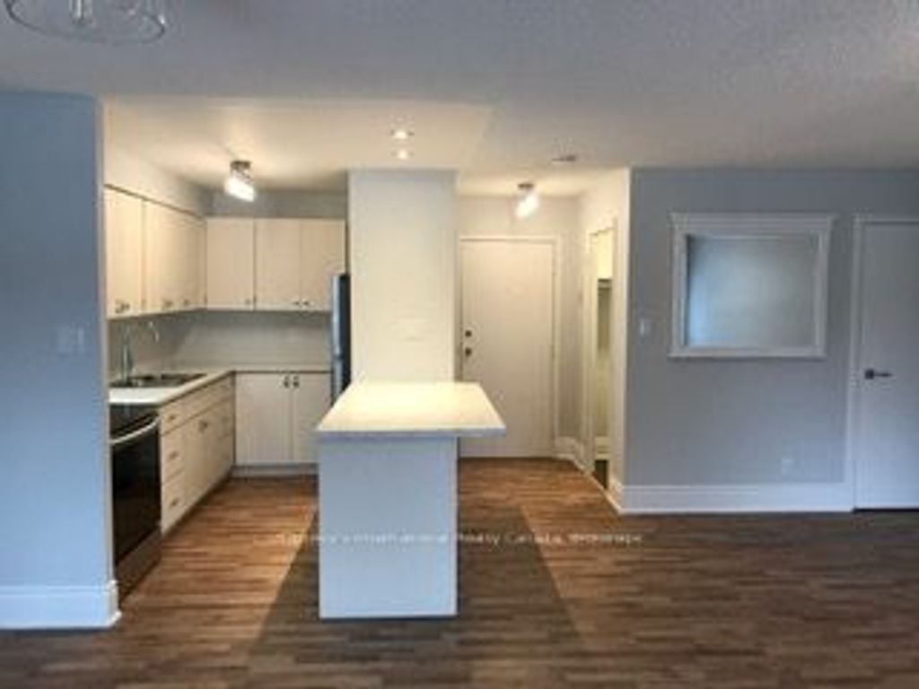 Photo of 173 EIGHTH Street #101, Collingwood, ON L9Y 2C9 (MLS # S13158540)