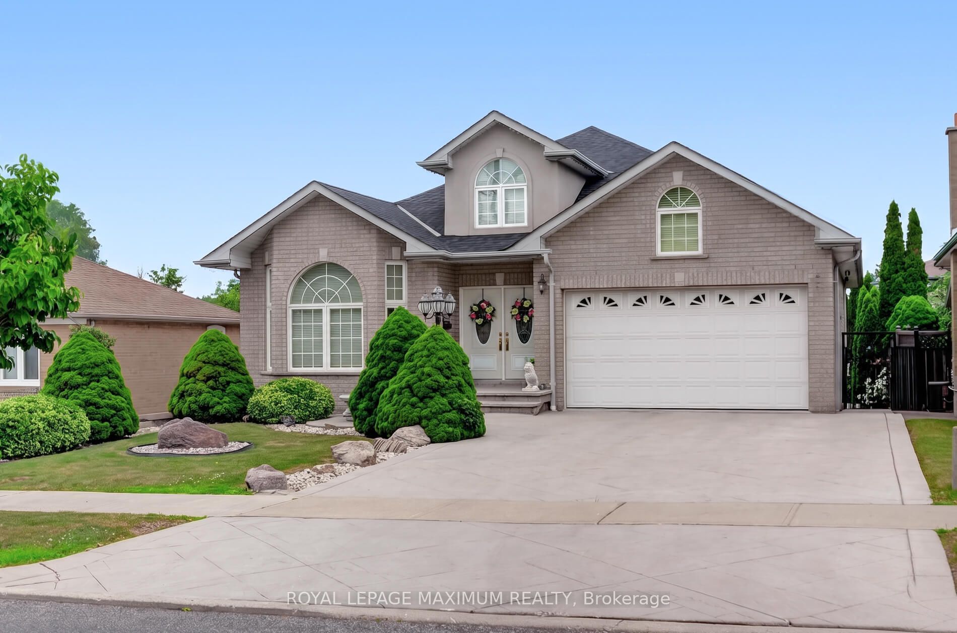 Photo 1 of 47 — 378 Rustic Road, Toronto, ON M6L 1W7