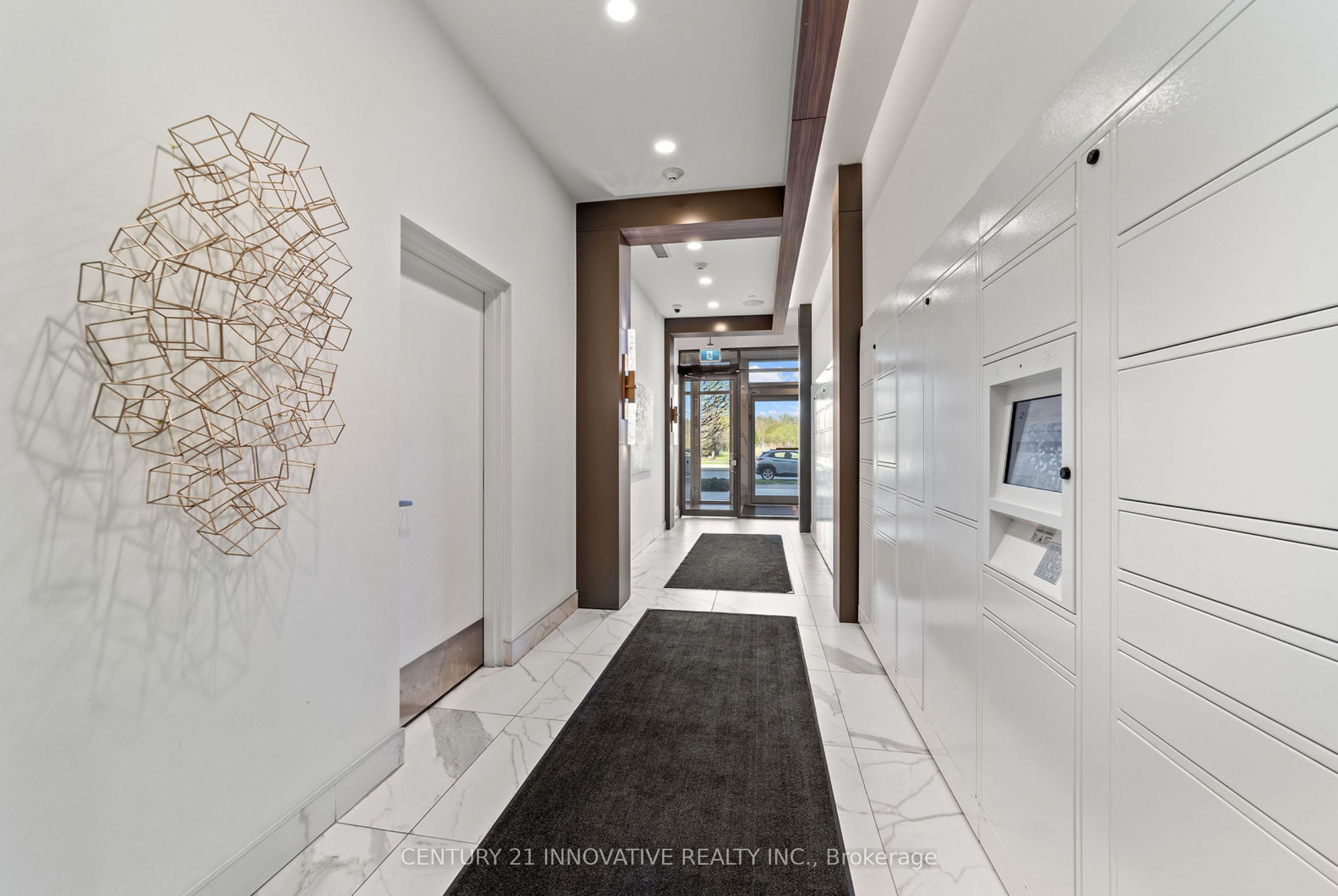 1050 Main St Street E 520