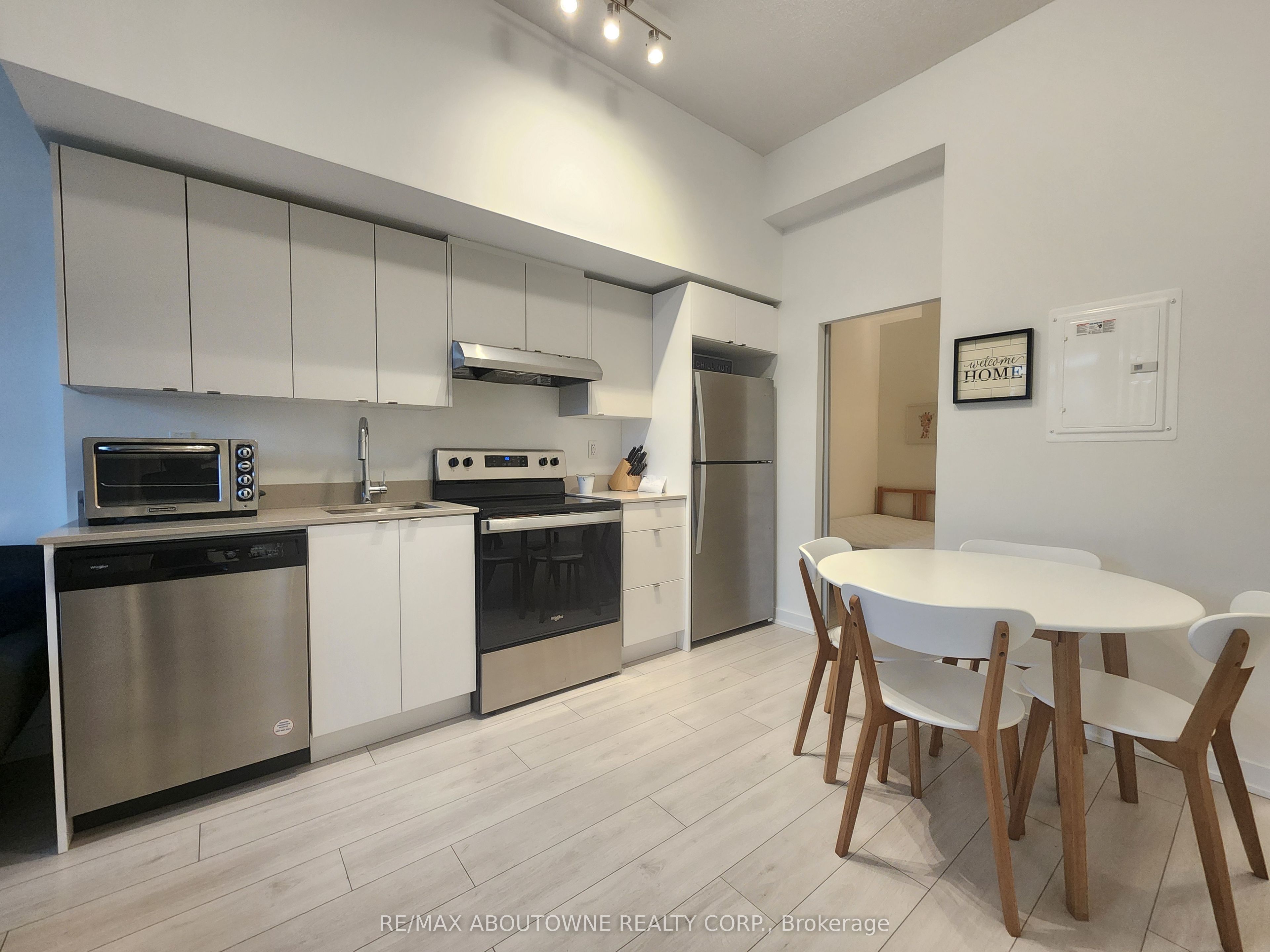 3210 Dakota Common 101