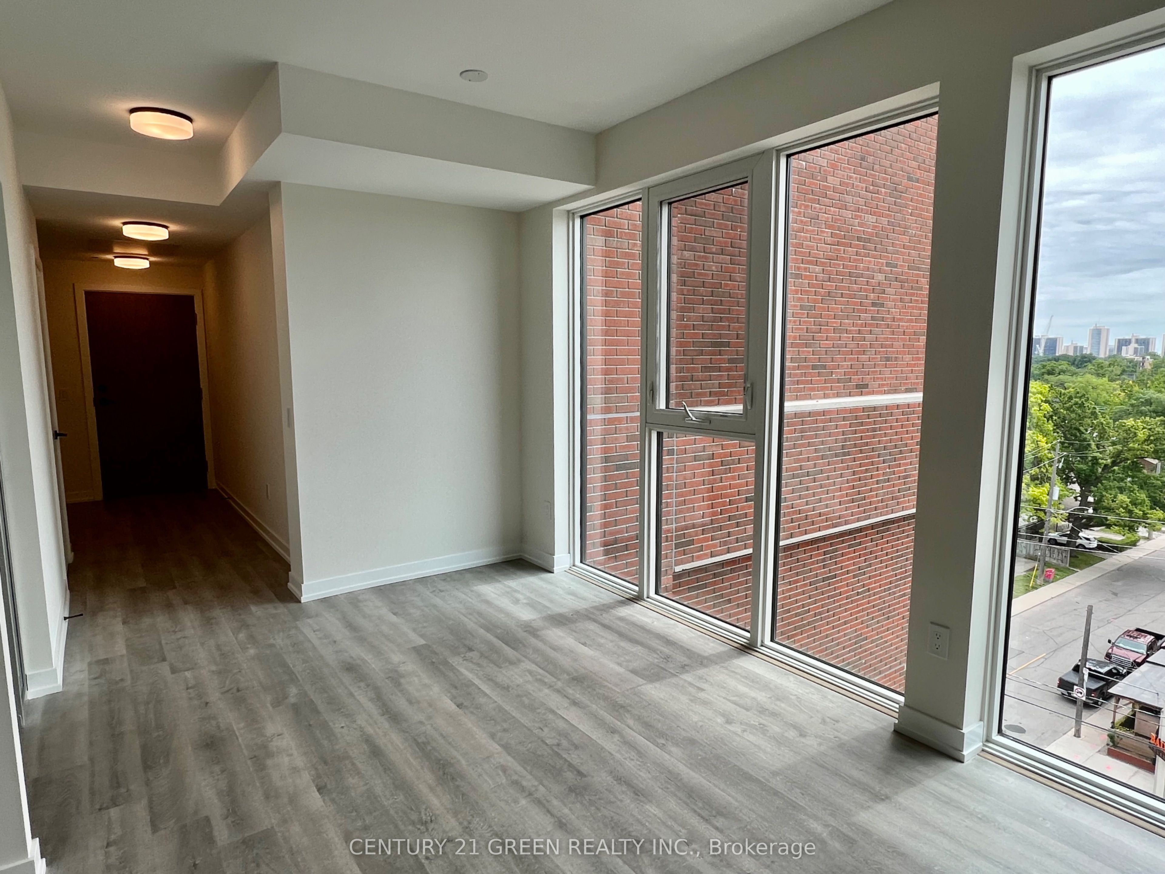 2300 St. Clair Avenue W 703