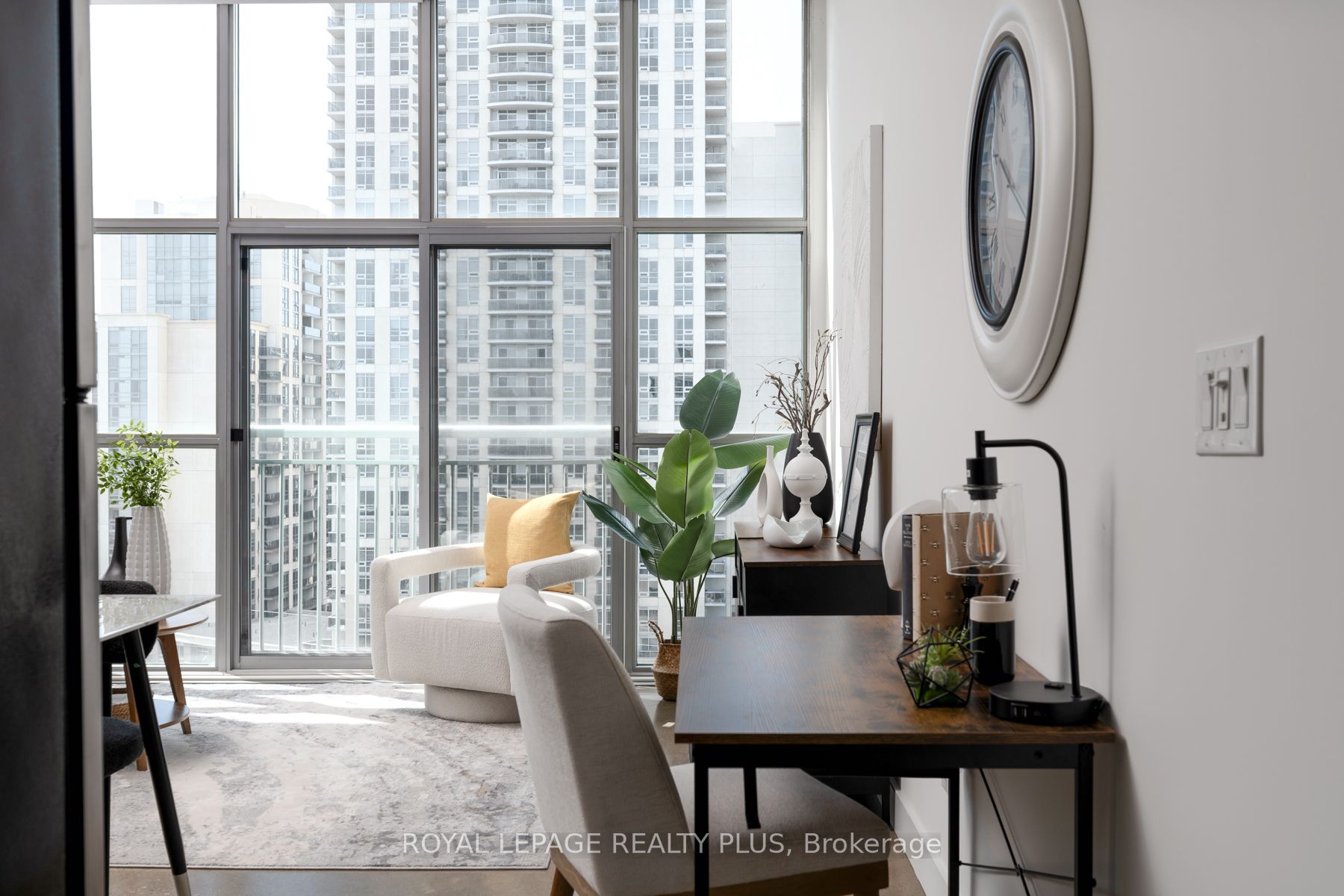2 Fieldway Road 1016