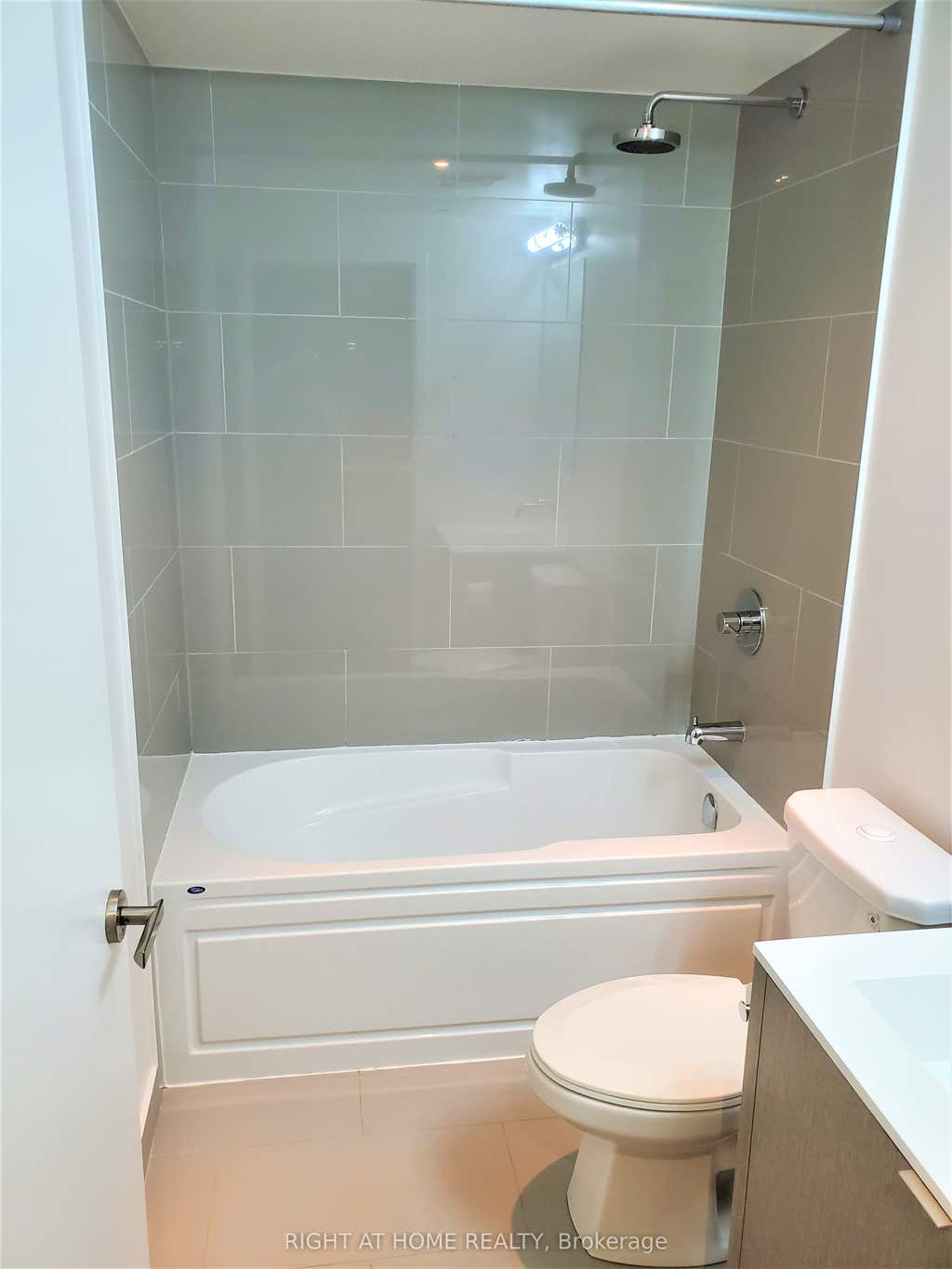 Photo of 88 Harbour Street #1401, Toronto, ON M5J 0C3 (MLS # C13517030)