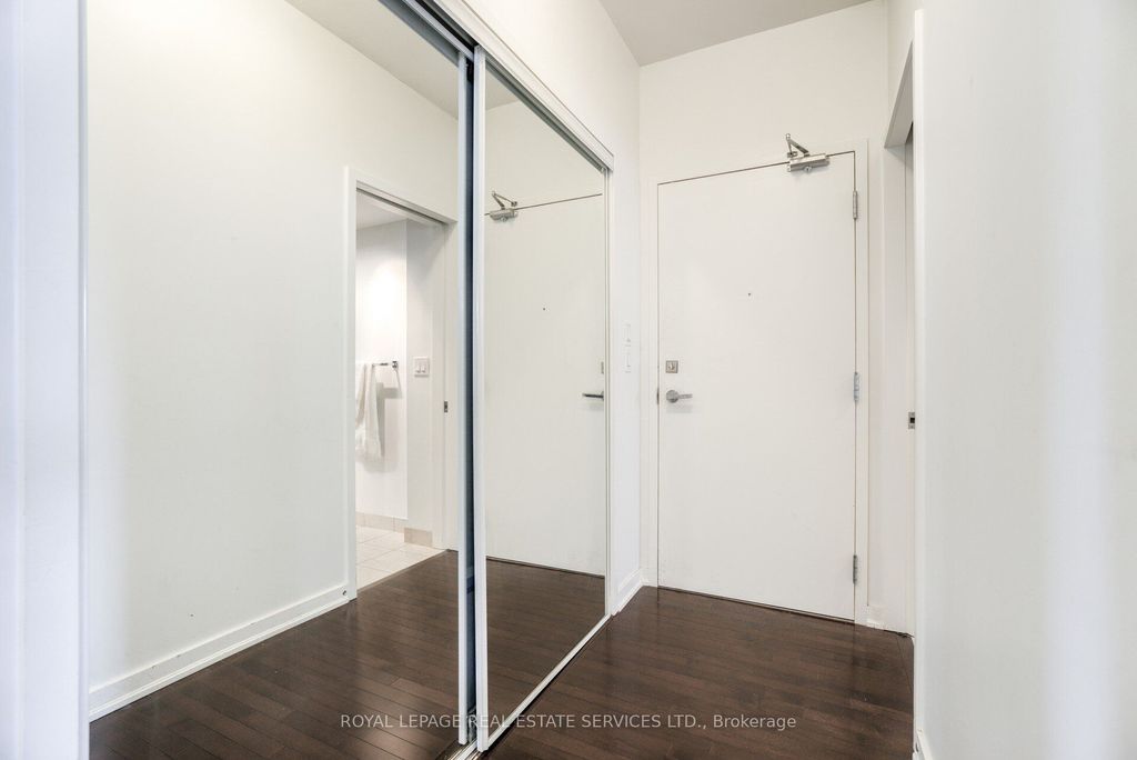 Photo of 12 York Street #407, Toronto, ON M5J 0A9 (MLS # C12429451)
