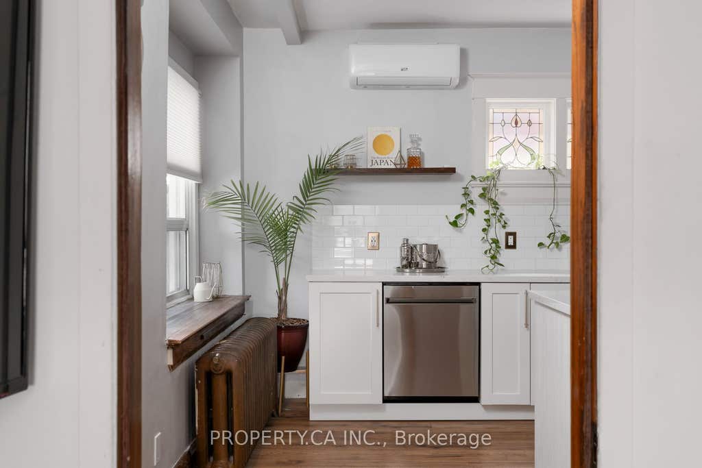 Photo of 9 Fairview Avenue, Toronto, ON M6P 3A2 (MLS # W13243068)