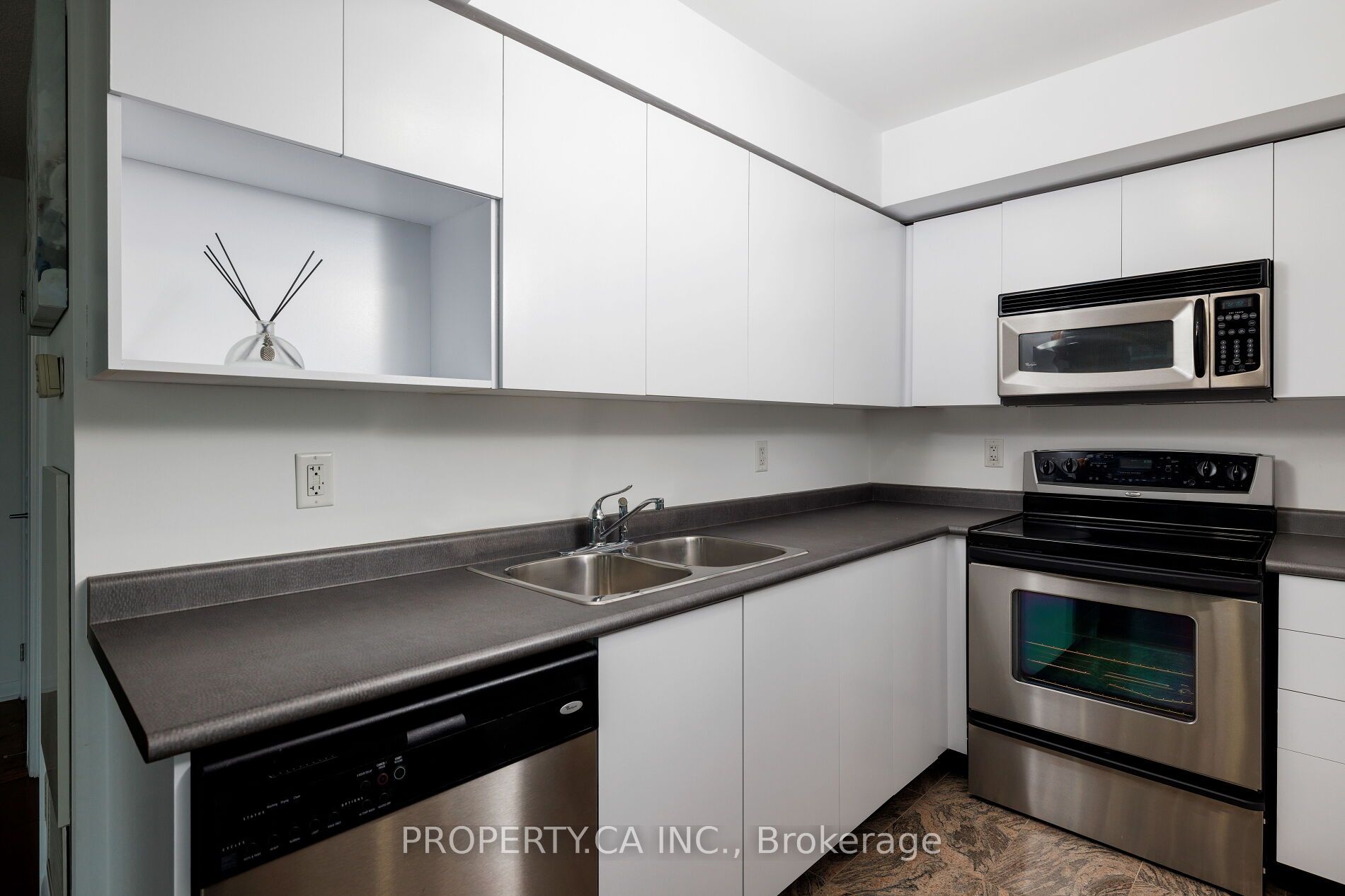 18 Yonge Street 2011