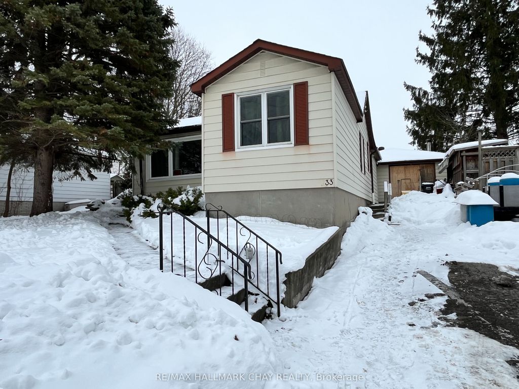 Photo of 33 Baldwin Lane, Barrie, ON L4N 2W2 (MLS # S12704720)