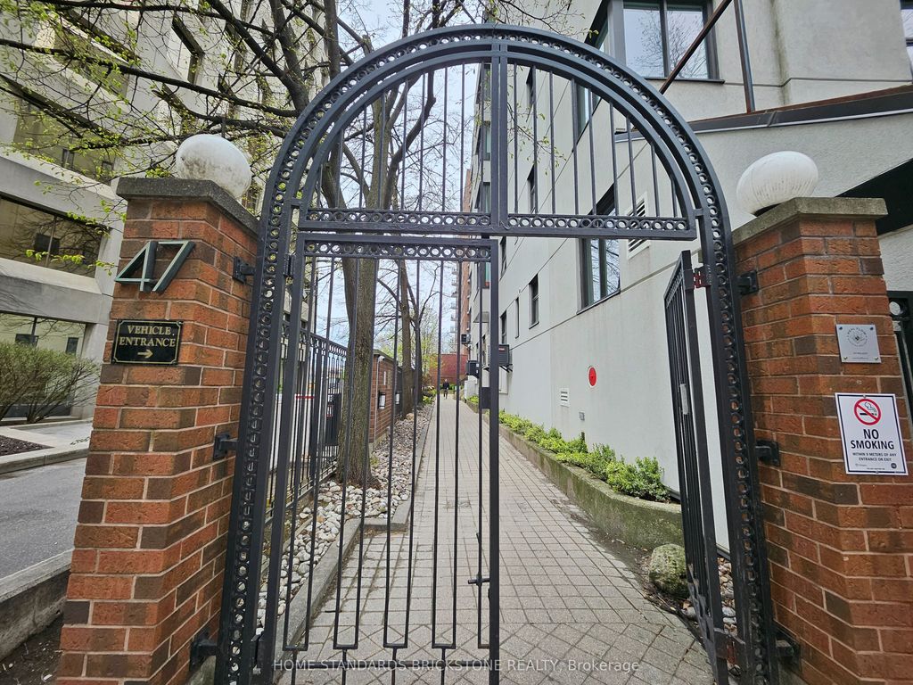 Photo of 47 St Clair Avenue W #803, Toronto, ON M4V 3A5 (MLS # C12431633)