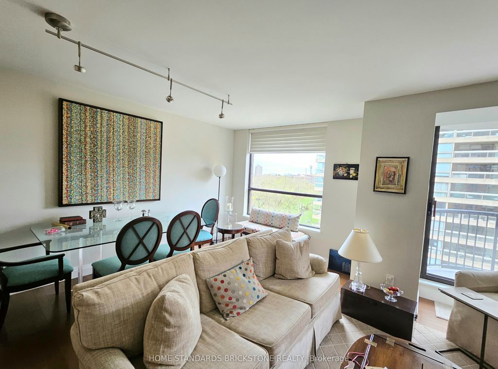 Photo of 47 St Clair Avenue W #803, Toronto, ON M4V 3A5 (MLS # C12431633)