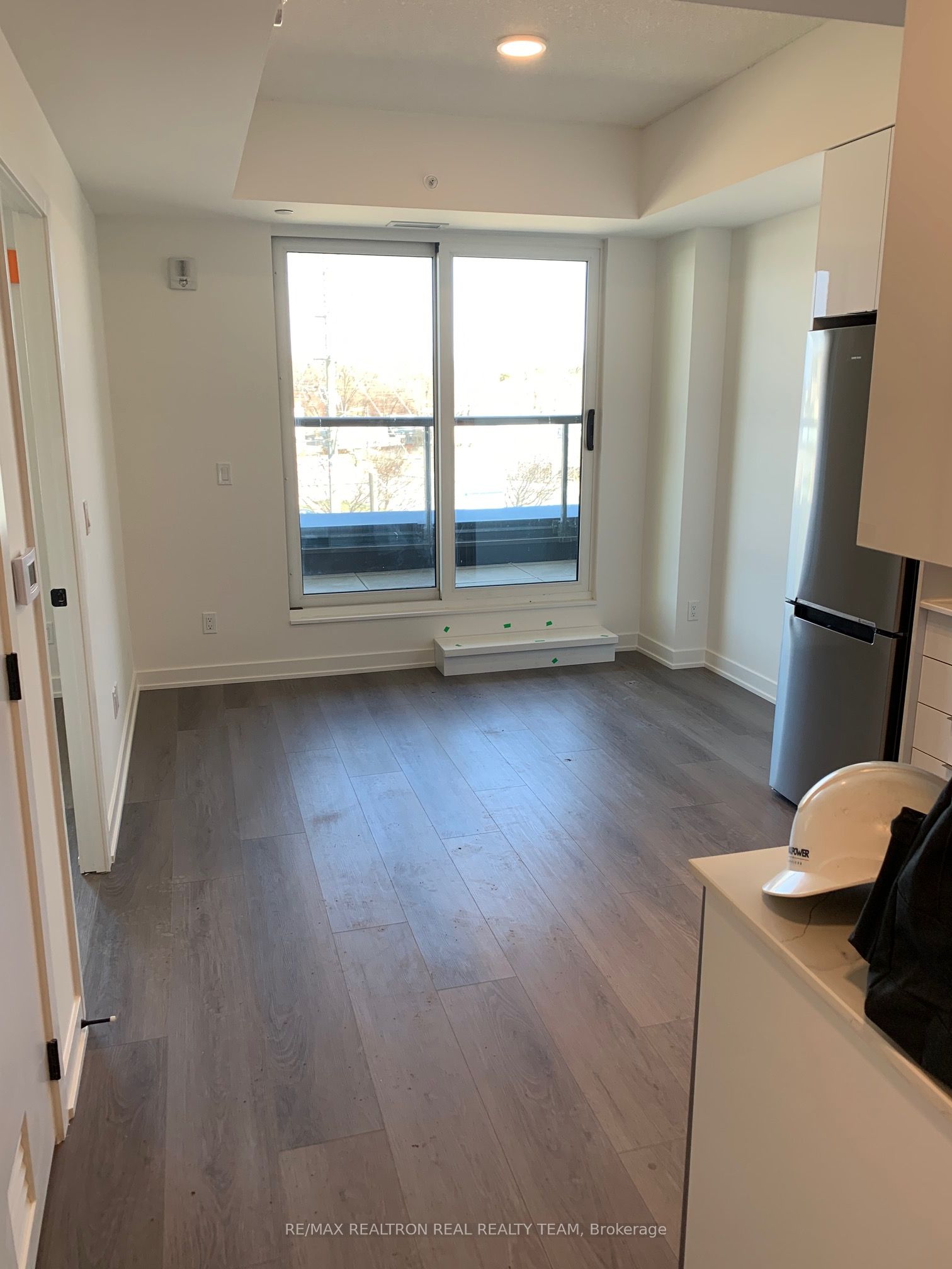 Photo 1 of 13 — 33 Erie Avenue 306, Brantford, ON N3S 0K7