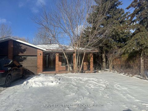 62 Elgin Mills Road W Richmond Hill ON L4C 4M2