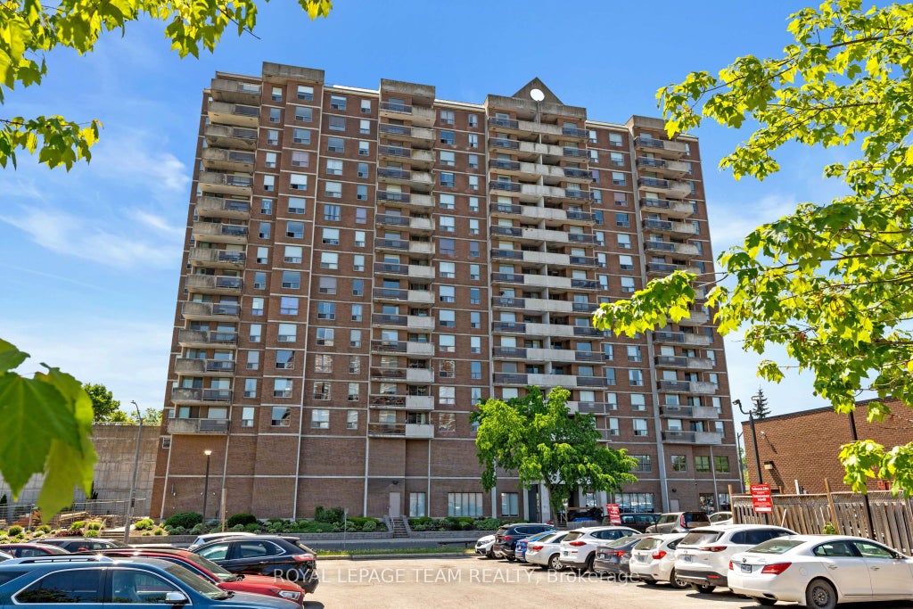 Photo of 200 Lafontaine Avenue #1003, Vanier and Kingsview Park, ON K1L 8K8 (MLS # X13530116)