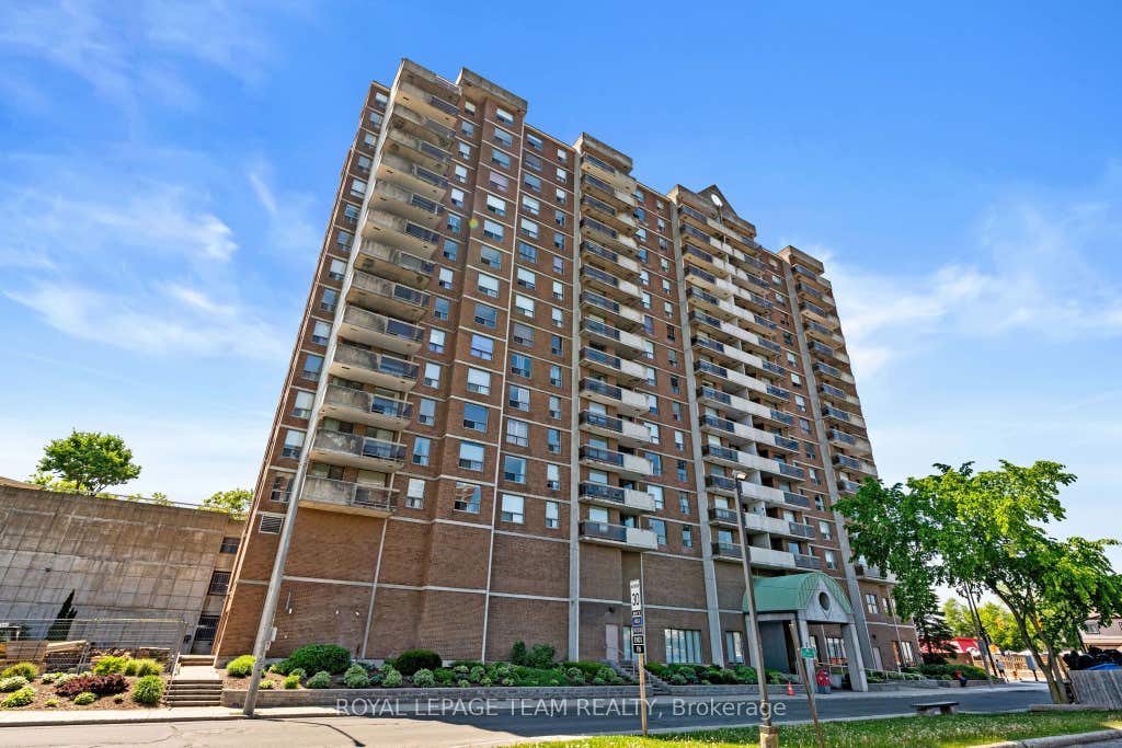 Photo of 200 Lafontaine Avenue #1003, Vanier and Kingsview Park, ON K1L 8K8 (MLS # X13530116)