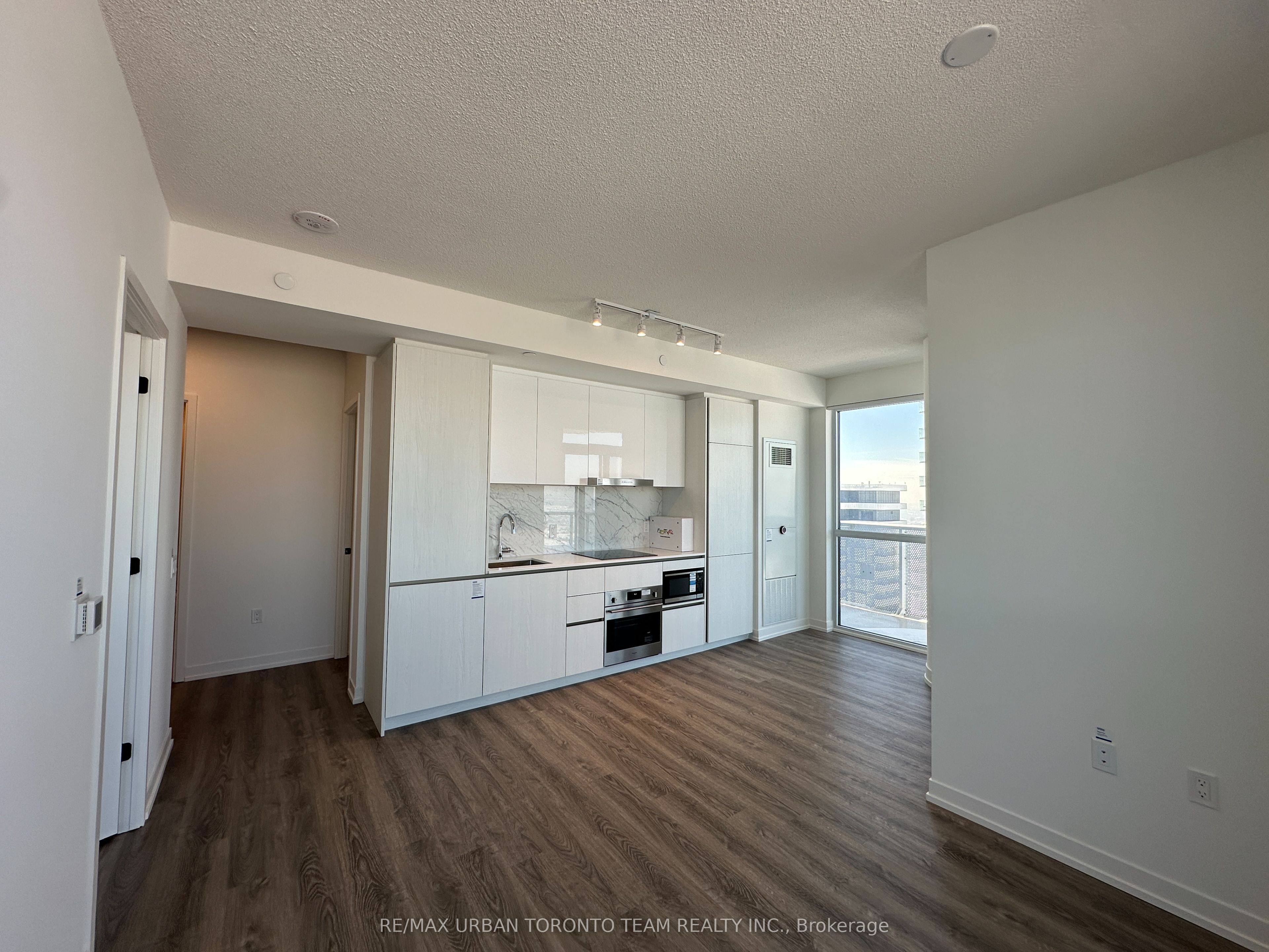 8 Interchange Way 5502