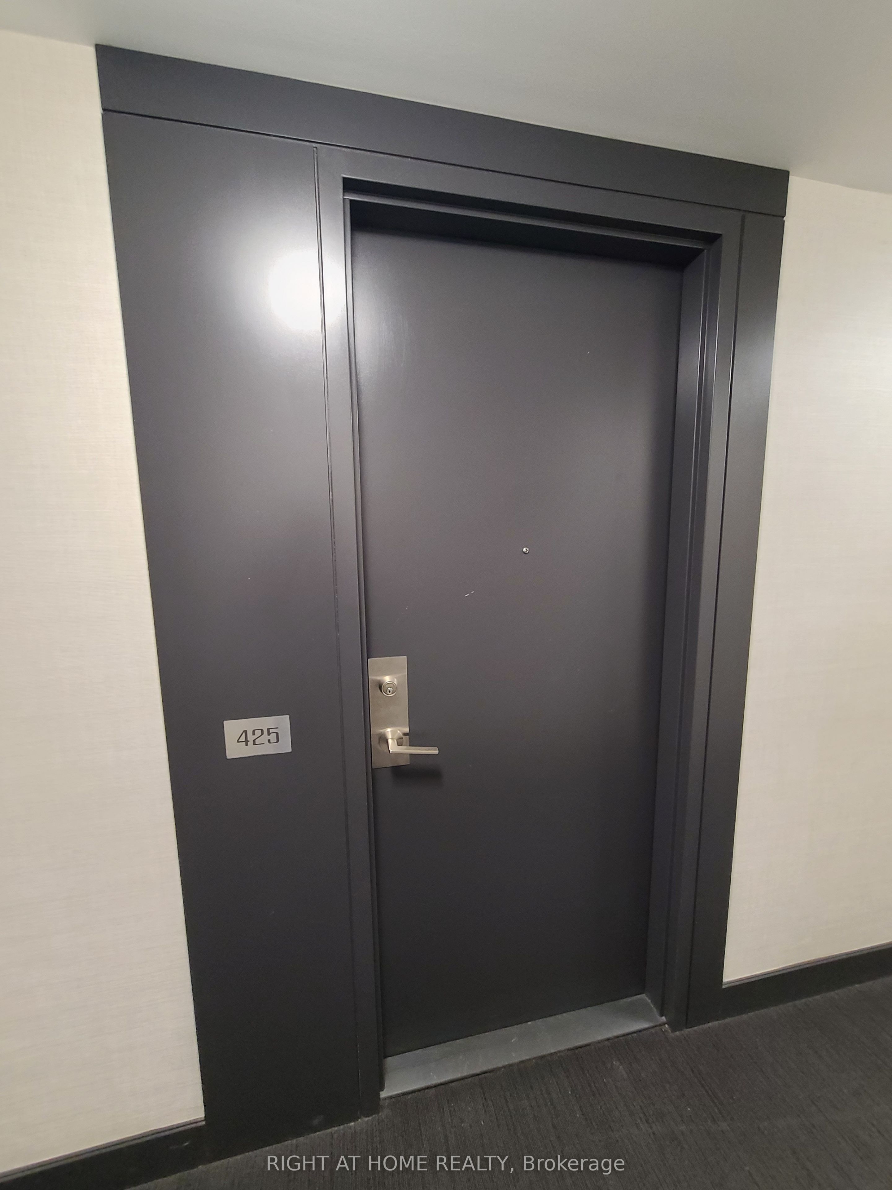 377 Madison Avenue 425