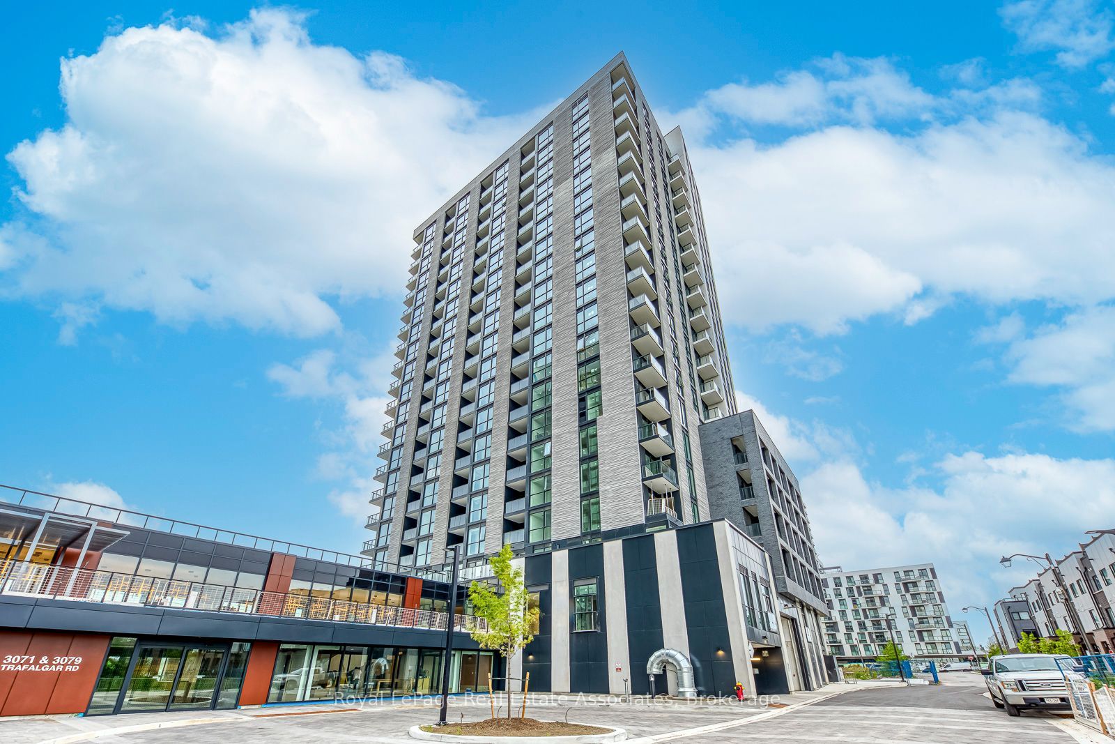 3079 Trafalgar Road 903